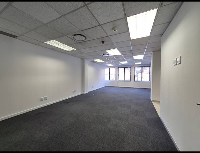 1,276M² OFFICE TO LET IN SANDTON CENTRAL